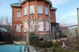 Продается дом 363 м² 7.5 соток
Ростовская обл.,г. Волгодонск,проезд Кленовый,д. 1