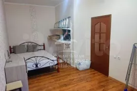 2-к. квартира, 57 м², 1/4 эт.