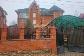 Дом 411 м² на участке 9,29 га